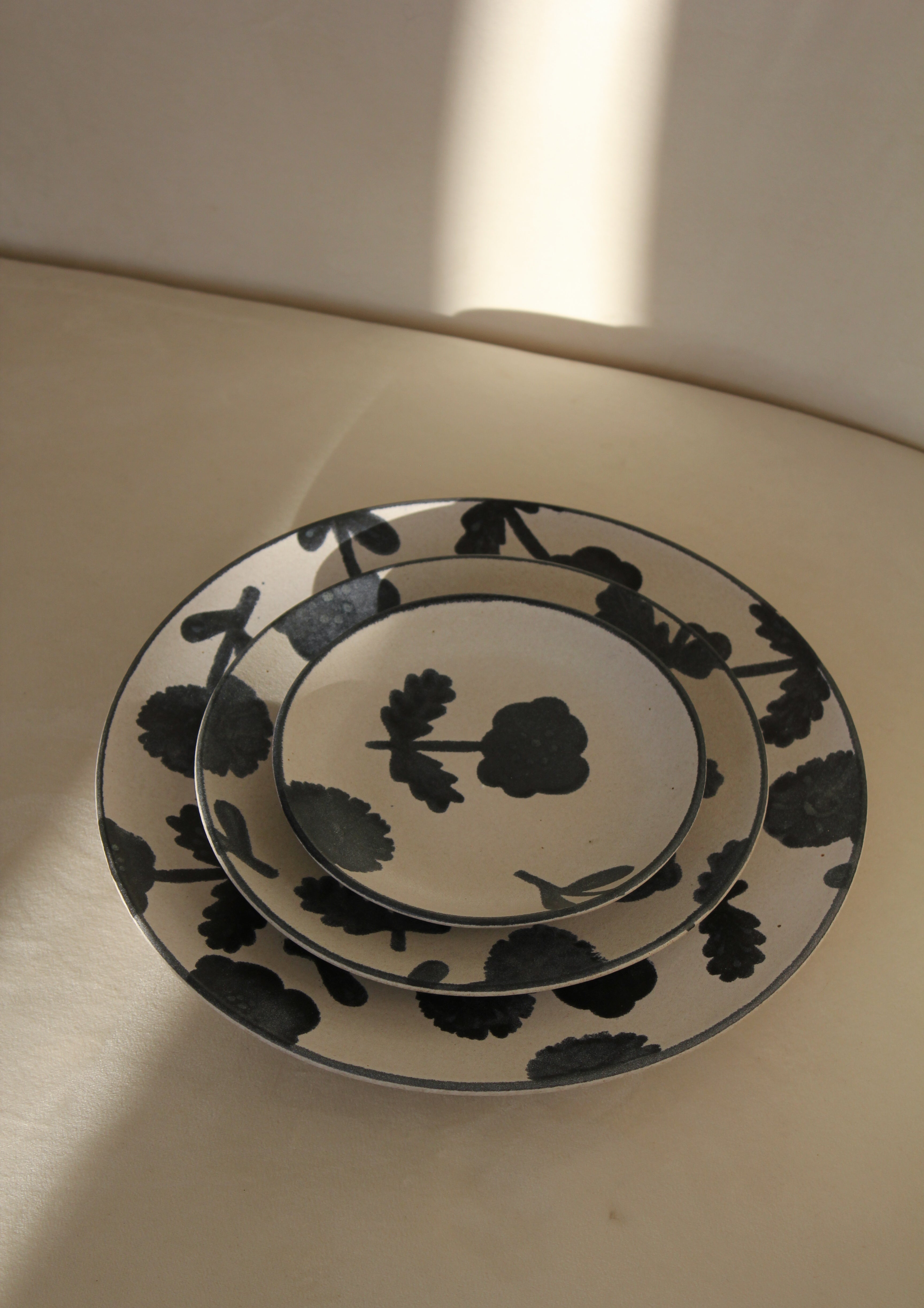 Papoila Small Dessert Flat Plate | Stoneware Flower Pattern Plate